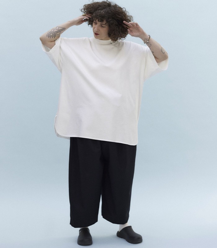 THE large white t-shirt